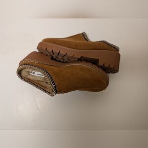 Anne Klein Tan Mules with Slip-On Design and Chunky Sole Size 10